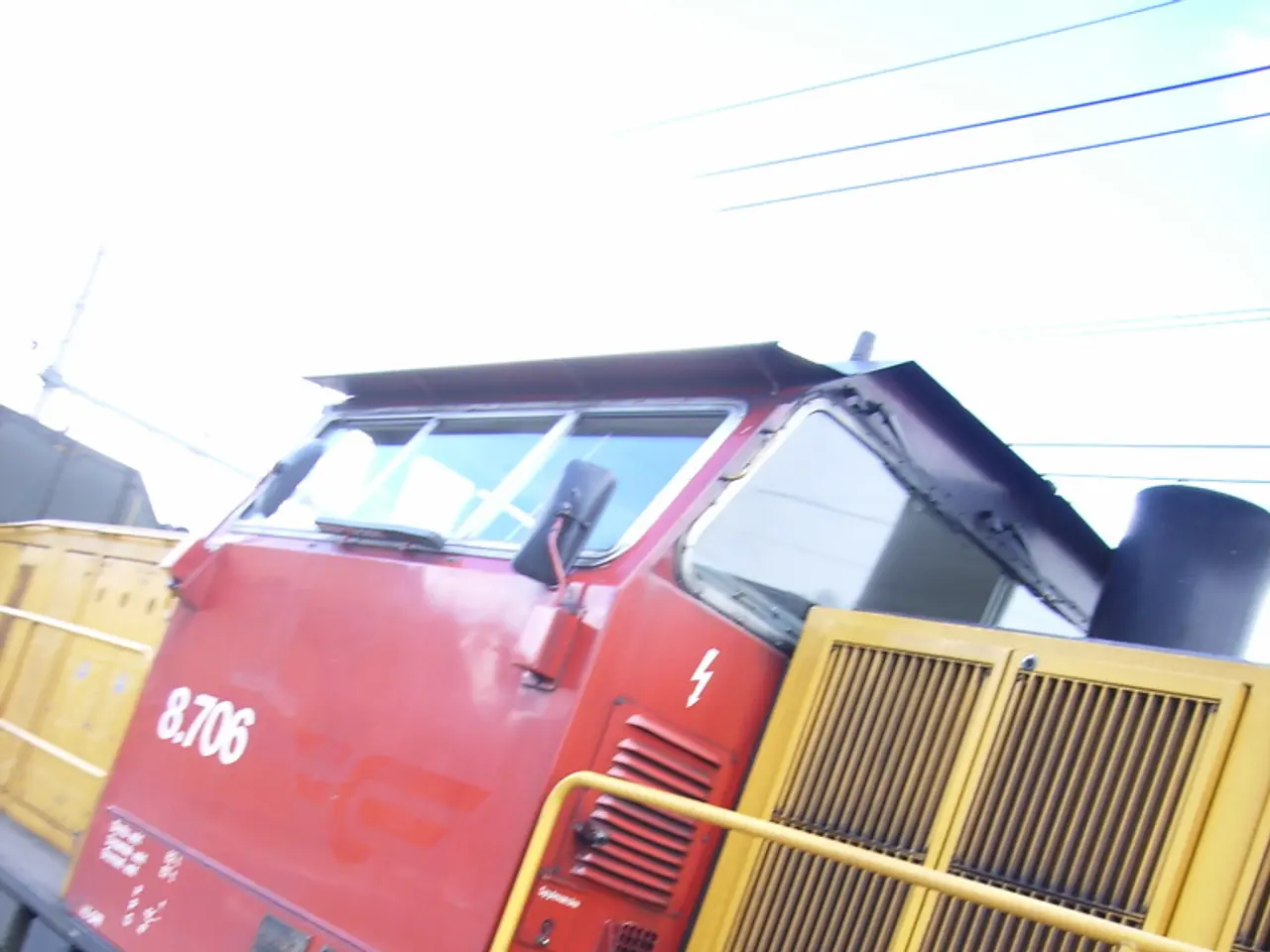 China reveals high-speed Maglev train breaking previous records, reaching speed equivalent to a...