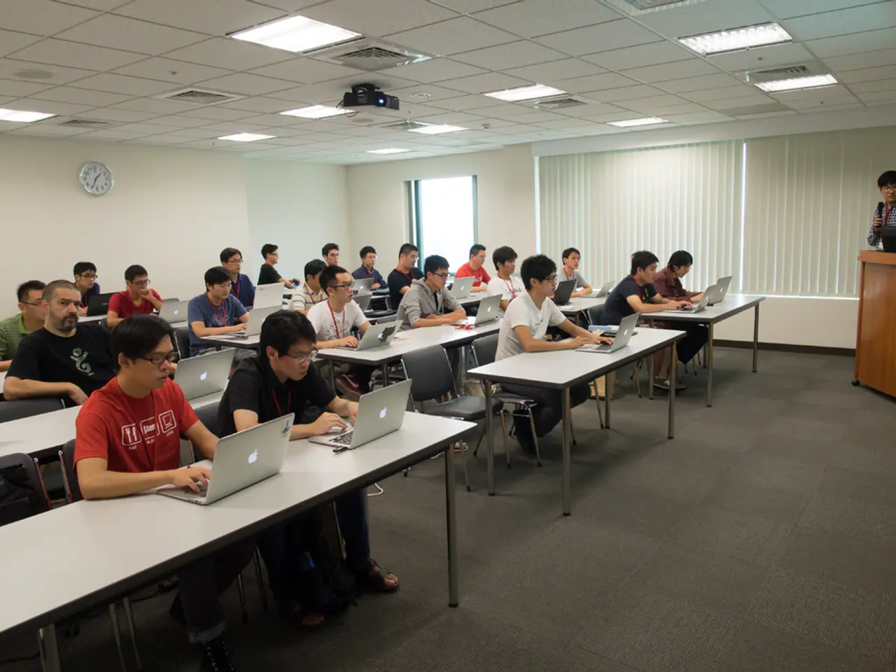 Samsung allegedly postpones the release of Project Moohan XR headset and foldable smartphone;...