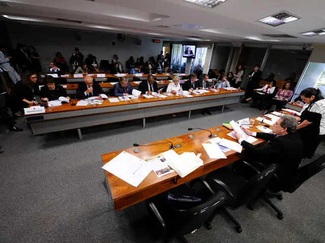 Uncovering the Identities: Which 3 Billion Individuals Utilize Android?