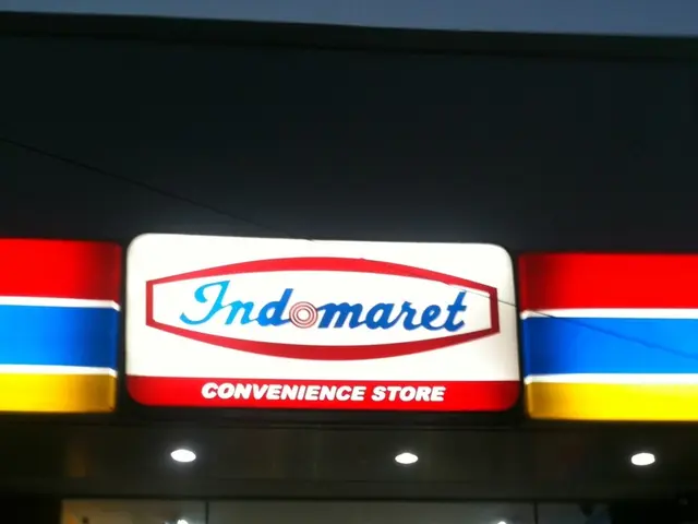 Users receive a $5 credit upon downloading Amazon's shopping app.