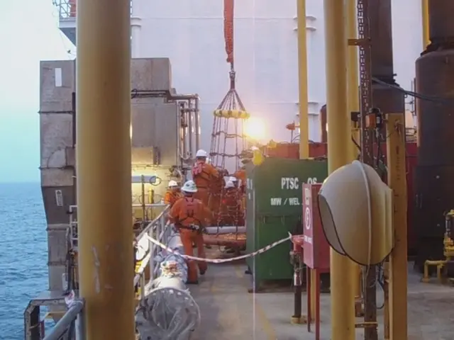 Alert on Offer: Cobra HH350 Waterproof Handheld VHF Radio