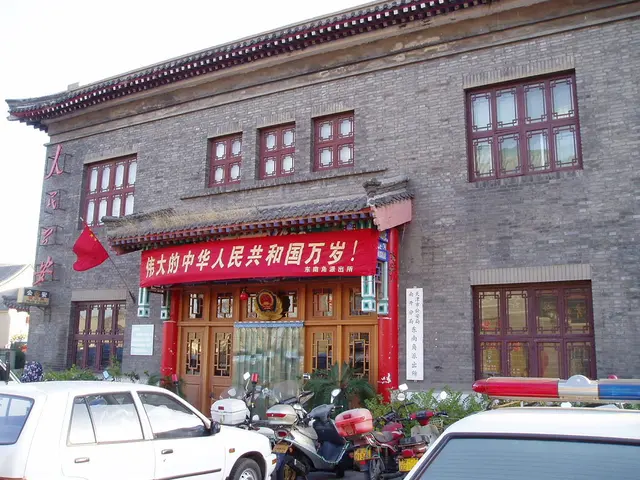 Exploring the market for a navigational device? This TomTom might be an attractive option with a...