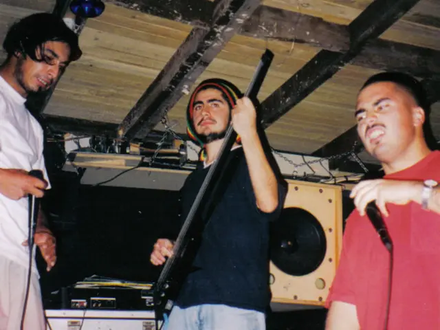 Advantages and Disadvantages of Using Composite Amplifiers