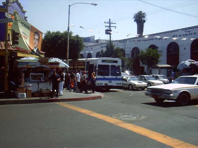 Is Buying Arista Networks (ANET) Shares Worthwhile Before August 5? Insight from Historical Data.