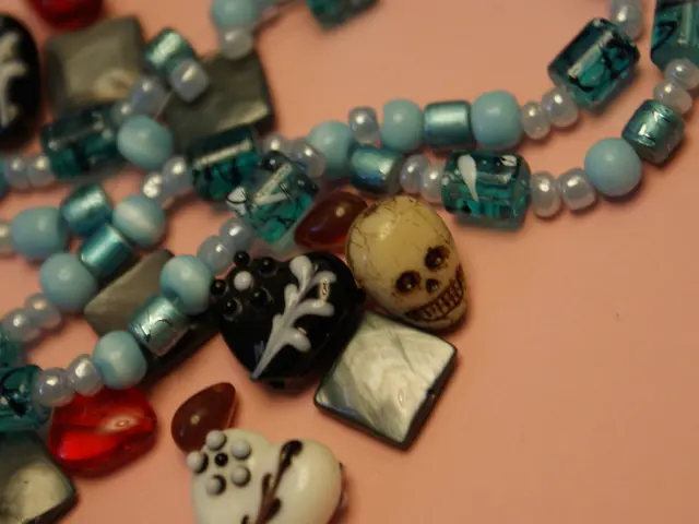 Display of the jewelry museum's virtual showcase, featuring the works of Herta Gebhart