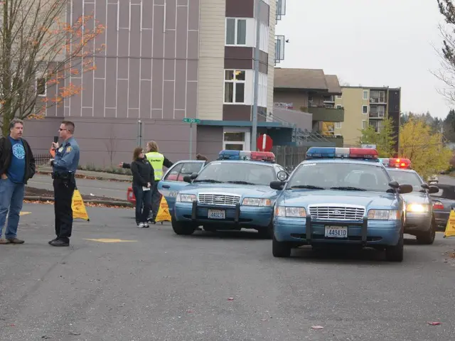 Emergency alarms are ringing nationwide on Alert Day in Bremen, captured in photos and videos.