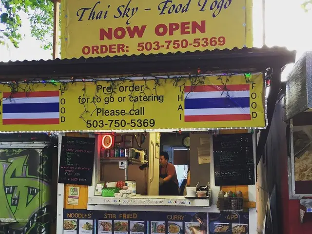 Stock market concludes another profitable week on a downward note