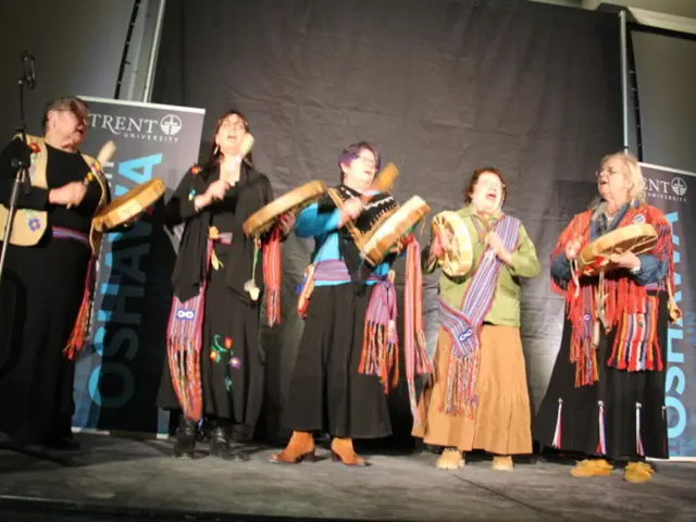 Blueberry Burglars: The White House Corresponds to My Existence (Despite My Dislike for Blueberry...