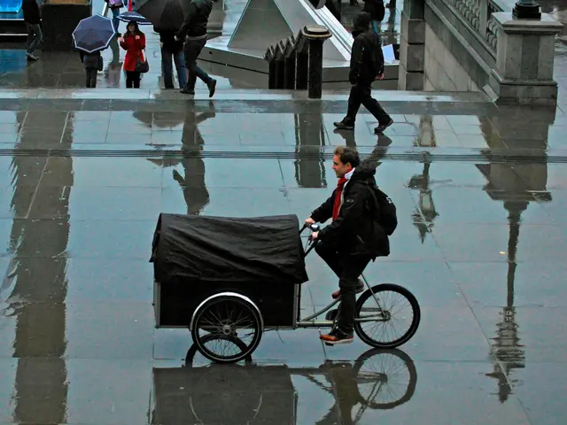 Dubai sees collaboration between ENOC and RTA for testing green hydrogen-powered transportation