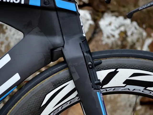 Exceptional performance and unparalleled features packed into the Garmin Edge 530 bike computer,...