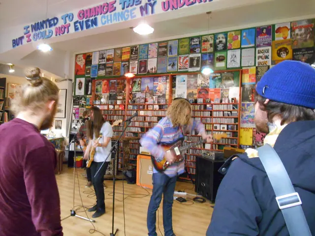 Unidentified individual assaults street performer (02.09.2024)